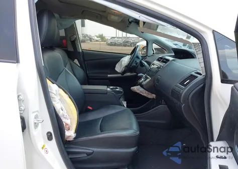 2016 Toyota Prius V Five z USA, uszkodzony, nr VIN JTDZN3EU0GJ050486